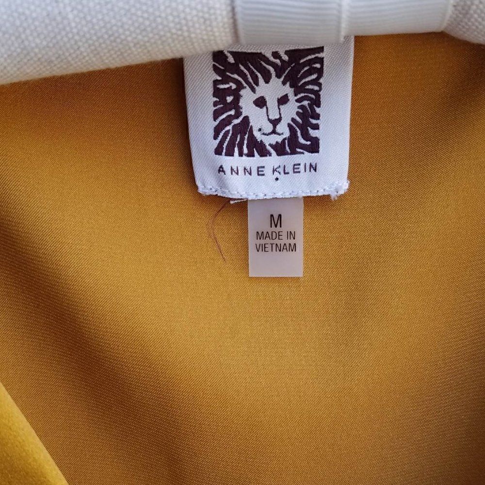 Anne Klein Gold Poly Blend Shell size Medium - Picture 2 of 10